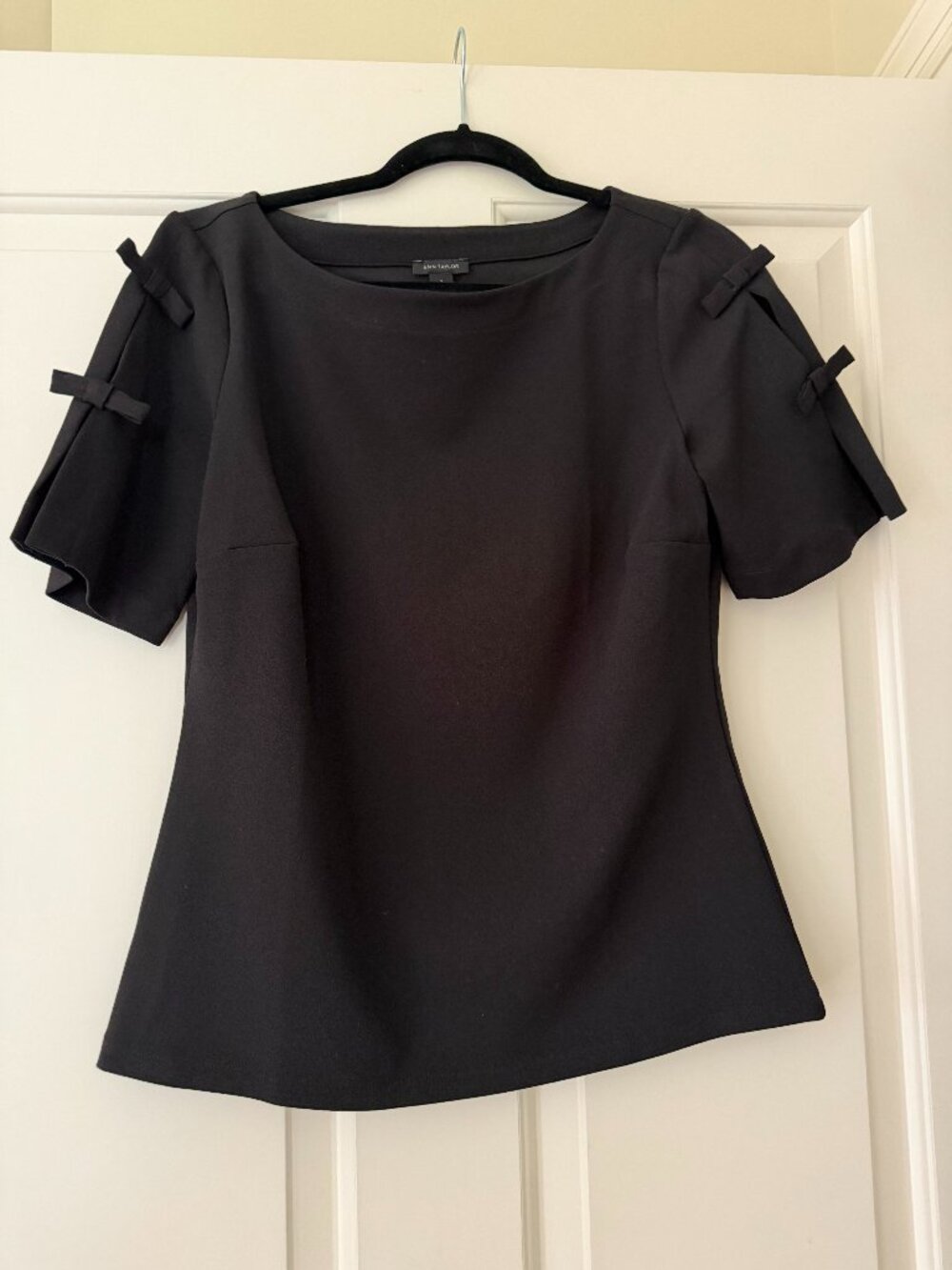 NWOT Ann Taylor Black Short Sleeve with Bows top size S, business casual